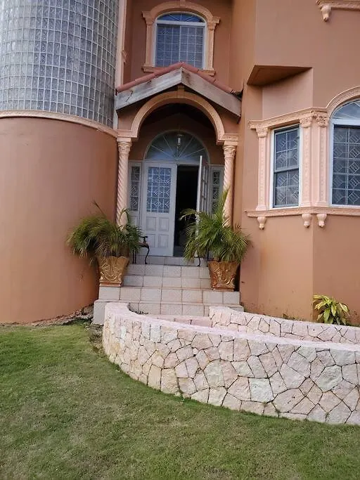 Prestige At Westgate Hills-4 Bedrooms With Dry Bar Montego Bay Jamajka