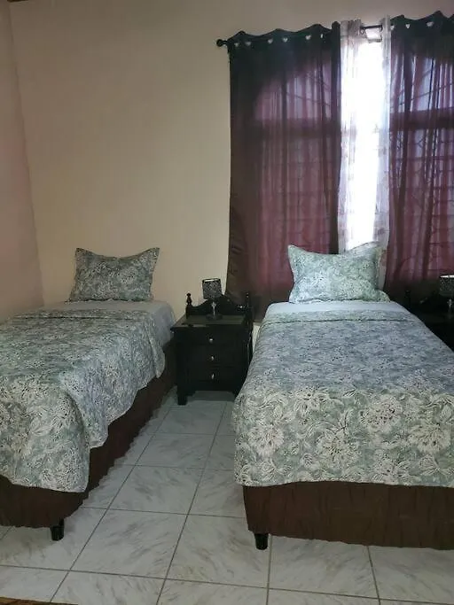 Prestige At Westgate Hills-4 Bedrooms With Dry Bar Montego Bay Willa