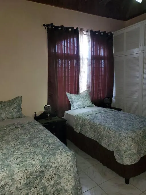 Prestige At Westgate Hills-4 Bedrooms With Dry Bar Montego Bay 0*,  Jamajka