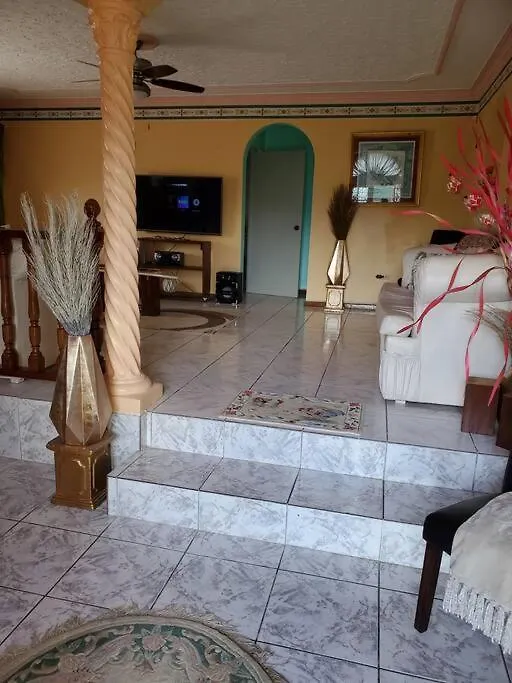 Prestige At Westgate Hills-4 Bedrooms With Dry Bar Montego Bay Jamajka